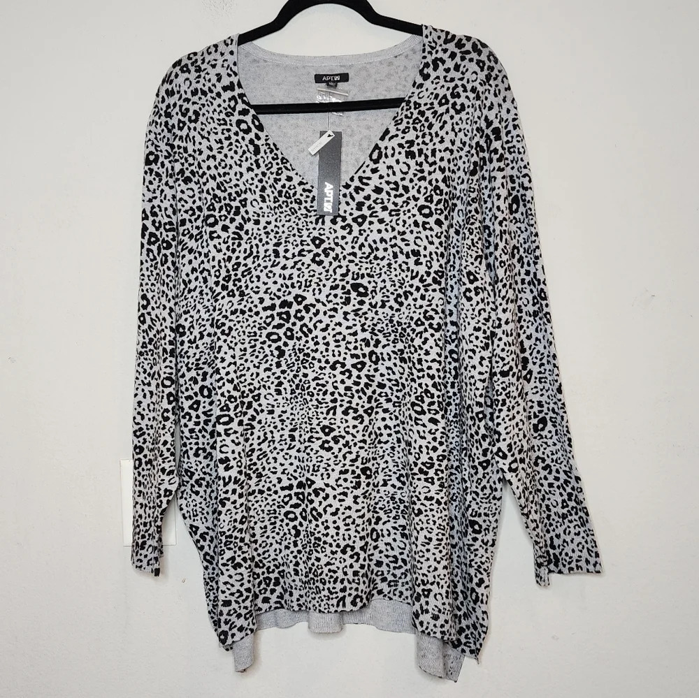 NWT Apt 9 Leopard Grey black‎ sweater. Women's size 3X.